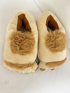 Meilleures ventes 2026 Nouvelle Arrivée <span class=keywords><strong>Chaussons</strong></span> <span class=keywords><strong>en</strong></span> peluche personnalisés mignons et doux <span class=keywords><strong>en</strong></span> forme de patte, jouets <span class=keywords><strong>en</strong></span> peluche Kawaii pour enfants - Product Image 3