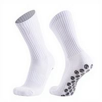 Chaussettes de football personnalisables pour hommes, vente en gros, design sur mesure, chaussettes tricotées absorbant la transpiration, chaussettes de sport printanières avec logo sur les revers