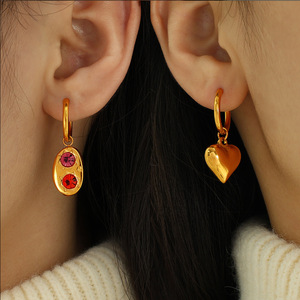 Boucles d'oreilles pendantes en forme de cœur doré, serti clos, en acier titane, bijoux pour femmes EH331 2 - Product Image 4