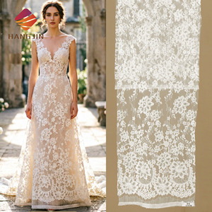 Dernière Nouveauté : Tissu en Dentelle Chantilly Ivoire pour Mariée, Bordure Brodée Faite Main avec Cordons, Broderie Florale 3D, Dentelle Française Cordonnée - Product Image 1