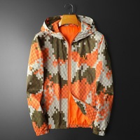 Veste à capuche Signature Checkerboard Louis Vuitton 2025 pour homme – Imprimé emblématique et doublure matelassée – Pièce phare athleisure parisienne