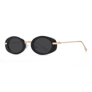 Gafas de sol retro ovaladas elegantes para mujer, montura de PC, lentes negras, protección UV400, tipo 3, diseño moderno para uso diario - Product Image 3