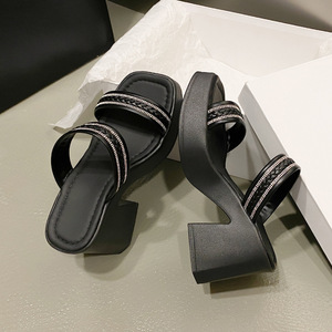 Nouvelles pantoufles haut de gamme pour l'été, antidérapantes, à semelle épaisse, pour l'extérieur, style brise nocturne, pour femmes, tendance, toutes occasions 916 - Product Image 6