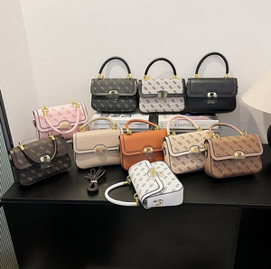 Bolso de Hombro/Bandolera para Mujer 2026 Guesses, Nuevo, Simple y Versátil, con Estampado - Product Image 1