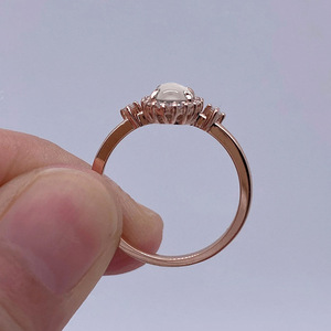 Anello con Design Superficiale Ovale Stile Vintage Francese per Donne - Product Image 6