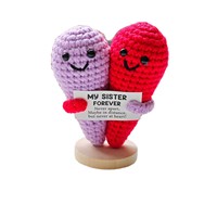 Poupée artisanale au crochet à énergie positive, style dessin animé, avec cœurs bicolores, en forme de poubelle flamme, cadeau de bien-être, transfrontalier