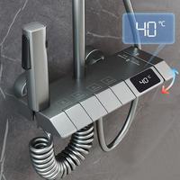 Robinet mural intelligent moderne en laiton gris anthracite avec affichage numérique de la température, monocommande eau chaude/froide, design unique à touches de piano