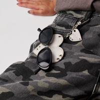 Promotion : Étui à lunettes en forme de cœur, breloque pour sac, étui à lunettes de soleil, pendentif porte-clés, accessoire personnalisé pour sac à main, support pour lunettes