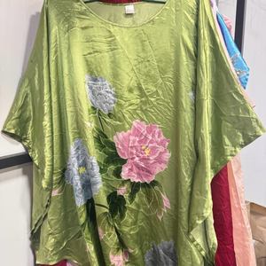 Pigiama di seta all'ingrosso abbigliamento da donna usato Bundle di stoffa usati - Product Image 2