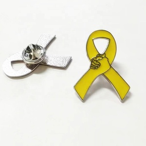 เข็มกลัดติดปกเสื้อรูปหัวใจสีชมพูสำหรับคนรักการรับรู้มะเร็ง - Product Image 4