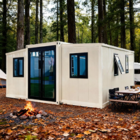 Maison à double aile extensible avec toit robuste en EPS et fenêtres en acier plastique à double vitrage pour l'isolation