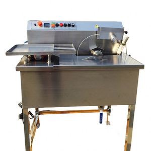 Table vibrante de table pour la tempérage du chocolat, machine à mouler et à faire fondre le chocolat pour petits moules, capacité 8 kg/lot - Product Image 4