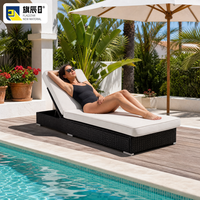 Chaise longue d'extérieur en osier avec dossier réglable, brun foncé