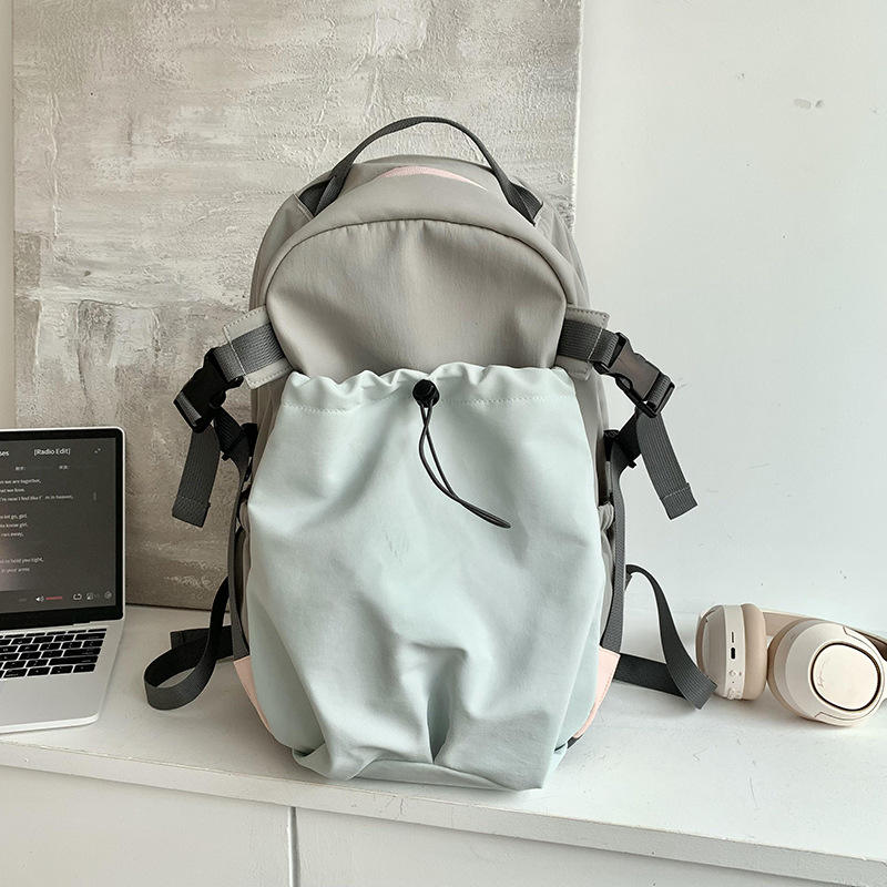 สีเทาอ่อน