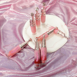 Baume à lèvres brillant végan, transparent, à changement de couleur, avec applicateur à pression massant, pour marque privée - Product Image 1