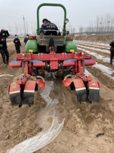 Máquina automática de labranza alimentada por <span class=keywords><strong>tractor</strong></span> de 2 filas para caja de cambios de cultivo de suelo de campo y componentes de rodamiento para equipos agrícolas
