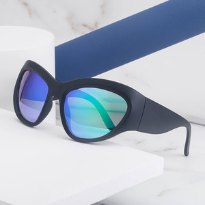 Lunettes de soleil sportives pour femmes de style européen, UV400 polarisées, monture en PC, coupe-vent pour le cyclisme, protection solaire classe 2, LDH-6708 - Product Image 1