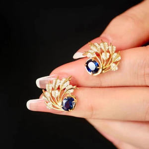 E4723 Orecchini a perno dorati con zaffiro e diamante, design a forma di pianta, per donna, gioielli da festa, stile classico - Product Image 4