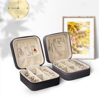 Boîte de rangement à bijoux portable de voyage, mini boîte organisatrice en cuir PU, petite boîte d'emballage en plastique pour bagues et boucles d'oreilles