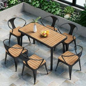 Set di Mobili da Esterno Vintage, Combinazione Tavolo e Sedie per Balcone, Terrazza e Giardino - Product Image 4