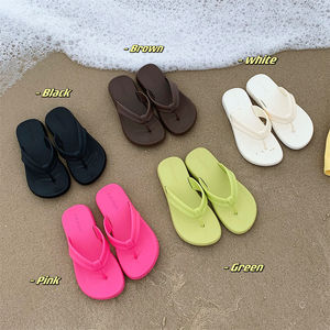 Nuove Ciabatte Estive alla Moda 2026, Infradito da Spiaggia Chiloe, Sandali Piatti di Design, Pantofole Nere Slip-on - Product Image 4