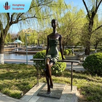 Sculpture d'art déco en métal sur mesure, grande taille, en bronze et laiton, statue de jardin, artisanat, sculpture extérieure, figure féminine humaine, MOQ1