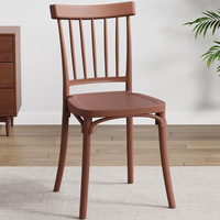 Chaise commerciale d'extérieur de style moderne Conception simple en plastique pour les cafés et les salons de thé Chaise de restauration facile à ranger