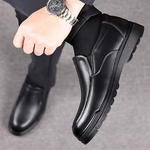 Mocassins en cuir noir pour hommes, bout rond, chaussures décontractées pour affaires, semelle en caoutchouc, confortables, à porter en automne - Product Image 4