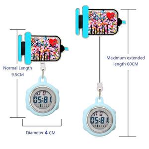 <span class=keywords><strong>Reloj</strong></span> de Bolsillo con Clip Retráctil para Credencial, Diseño de Dibujos Animados, Encantador, Bonito y Brillante, con Arena Movediza, para Enfermeras, Doctores y Suministros Médicos - Product Image 3