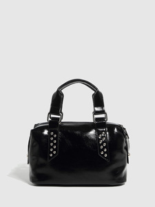 Bolso de Hombro Retro Negro con Tachuelas, Estilo Vintage Boston con Detalles Metálicos, Bolso Satchel Moderno para Uso Diario - Product Image 4
