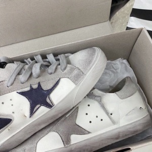 รองเท้าผ้าใบแบรนด์ดีไซเนอร์ หนังแท้ ลายพราง สีขาว ขนห่าน กันลื่น สวมใส่สบาย ดีไซน์สีทอง ลุคสกปรกๆ สไตล์ลำลอง - Product Image 6