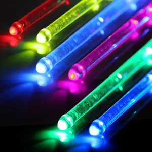 Light Up bagetler 15 renk değiştirme bagetler serin çocuklar Drumstick kişiselleştirilmiş elektronik 5A DrumSticks