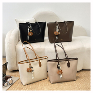 Nuove Borse a Tracolla di Alta Qualità per Signore, Borse Bianche di Grande Capacità con Ciondolo - Product Image 5