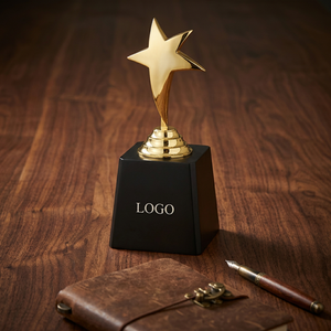 Trofeo estrella personalizado para escuelas y universidades. - Product Image 1