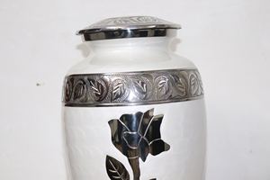 Hot Sale Pearl White Extra <b>Large</b> Adult Cremation <b>Urn</b> Aluminium White Cremation <b>Urn</b> With Silver Rose Engraved With Best Quality - Product Image 2