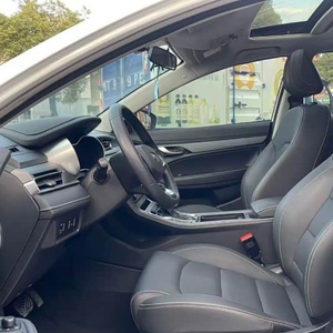 <span class=keywords><strong>2020</strong></span> para Emgrand 1.5L Sedán con Todas las Opciones |   Techo corredizo |   Interior de Cuero |   Volante a la Izquierda |   Euro VI |   En perfectas condiciones - Product Image 5