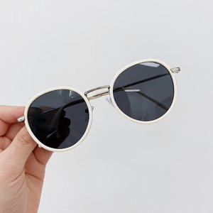 Gafas de sol Qianai con montura redonda, gafas de sol negras de plástico y metal UV400, gafas de moda para mujer, tipo 3, H1-6038 - Product Image 5