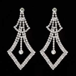 Boucles d'oreilles tendance pour femmes, clous d'oreilles élégants, modèle E273 - Product Image 3