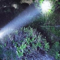 Linterna LED portátil con energía solar, linterna de emergencia de larga duración con reflector COB, antorcha impermeable para supervivencia al aire libre