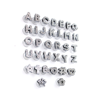 Lettres Initiales 8mm A-Z 26 Glisser Lettre Charme Sabot Alphabet Charmes En Alliage De Zinc Gibbets Chaînes Chaussure Décor Boucle Accessoires