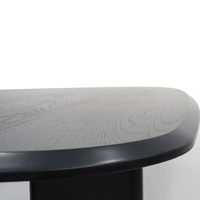 Table à manger noire robuste et moderne pour salle à manger