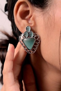 ต่างหู Monalisa Oxidated สำหรับผู้หญิงต่างหูสไตล์โบราณน้ำหนักเบาเหมาะสำหรับความสง่างามในชีวิตประจำวัน - Product Image 2