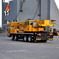 Grue télescopique renommée QY50KA, grue sur camion de 50 tonnes avec 1 an de support en ligne, pièces de rechange gratuites et installation sur site