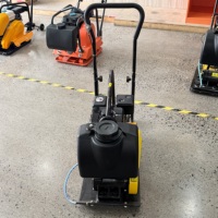 Nouvelle petite plaque vibrante compacteuse thermique portée de 55 kg, 12 kN, pour le compactage de l'asphalte et du sol