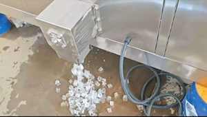 Machine à glaçons en cubes ICE <span class=keywords><strong>ZR</strong></span> - Haute capacité, 10, 15, 20 tonnes, système de refroidissement par eau pour un fonctionnement 24h/24 et 7j/<span class=keywords><strong>7</strong></span> - Product Image 5