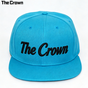 Gorra Estructurada de 6 Paneles con Visera Plana y Logotipo Personalizado, Venta al Por Mayor, Negra, Bordado 3D en Relieve, Fabricada en Sarga de Algodón - Product Image 3