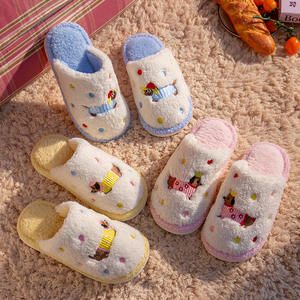 Pantoufles en coton pour femmes avec motif de chien de dessin animé, automne/hiver 2025, nouvelles pantoufles d'intérieur chaudes et antidérapantes - Product Image 5