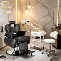 Fauteuil de barbier hydraulique professionnel avec repose-pieds et base ronde chromée pour salons de coiffure et soins du visage