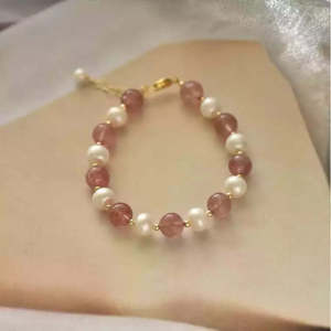Bracelet en cristal de fraise naturel My Other Half, perle d'eau douce, or 14 carats, bracelet ajustable - Product Image 4