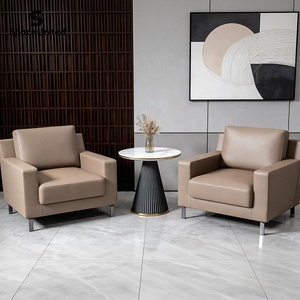 Sofá Comercial Moderno <span class=keywords><strong>de</strong></span> 3 Plazas SpaceUnited, Tapizado en Cuero, Sofá para Recepción o Sala <span class=keywords><strong>de</strong></span> Espera <span class=keywords><strong>con</strong></span> Patas Negras para Oficina o Vestíbulo - Product Image 2